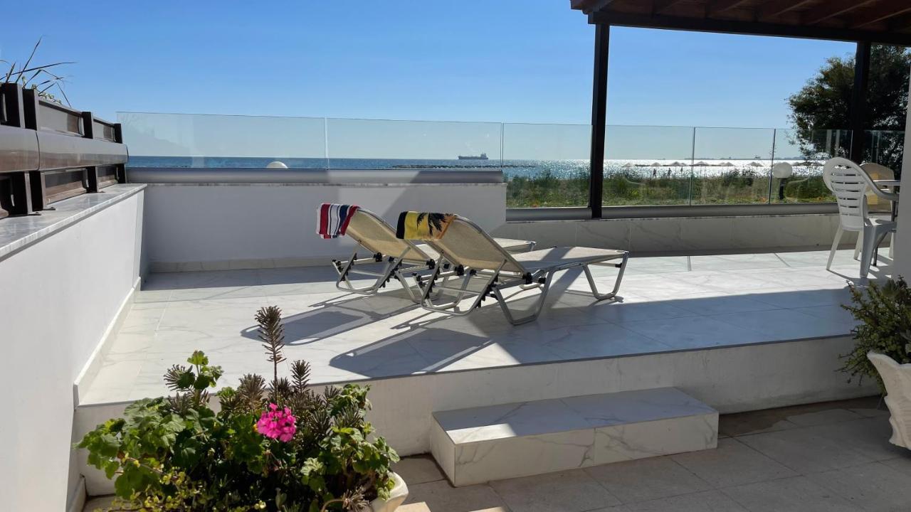 Beachfront Villa - Dasaki Ларнака Екстериор снимка