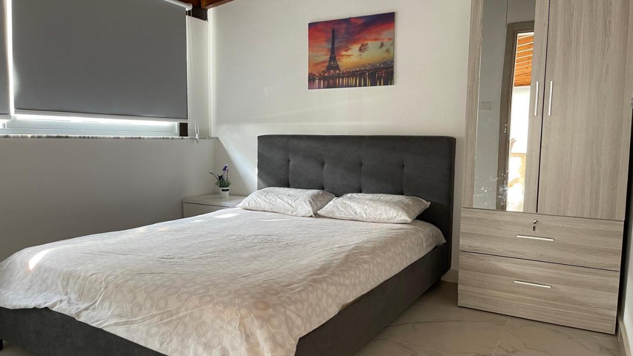 Beachfront Villa - Dasaki Ларнака Екстериор снимка